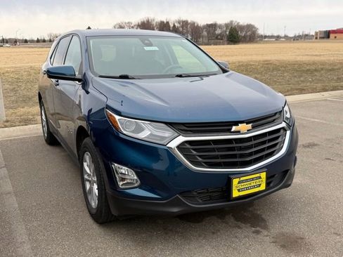 Used 2020 Chevrolet Equinox LT image 3