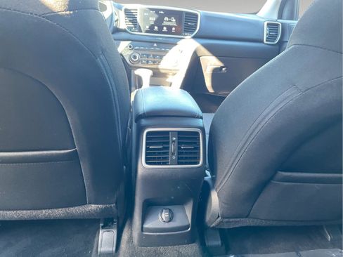 Used 2021 Kia Sportage LX image 18
