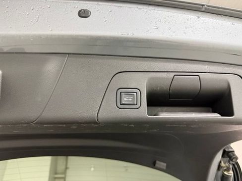 Used 2022 Buick Envision Preferred FWD image 9