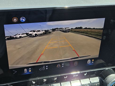New 2026 Chevrolet Colorado LT w/ LT Convenience Package AWD/4WD image 13
