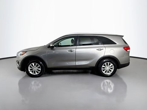 Used 2017 Kia Sorento FWD image 6