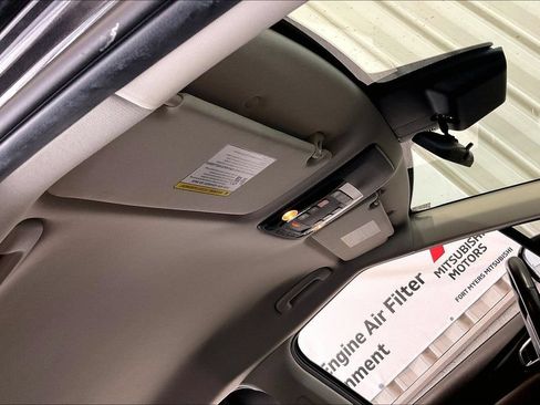 Used 2026 Kia Carnival FWD image 13