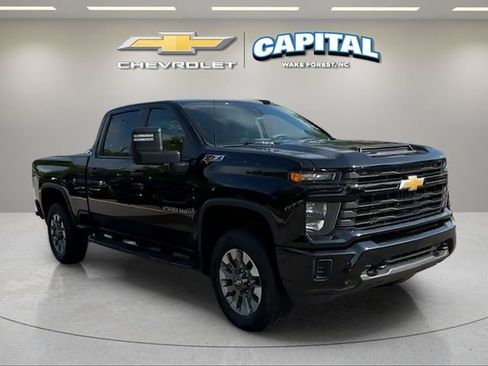Used 2024 Chevrolet Silverado 2500 Custom w/ Custom Value Package AWD/4WD image 8