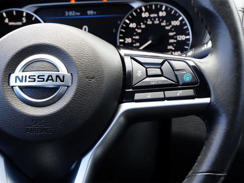 Used 2022 Nissan Altima 2.5 SV w/ SV Premium Package image 11