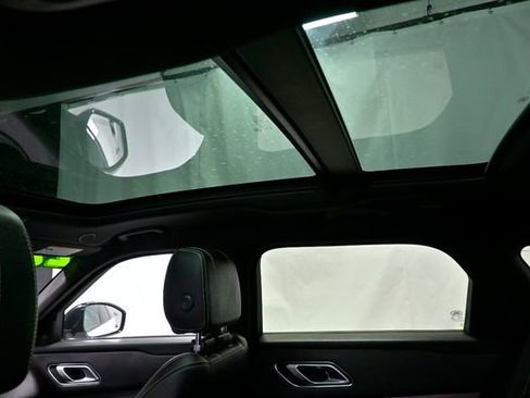 Used 2022 Land Rover Range Rover Velar R-Dynamic S image 14