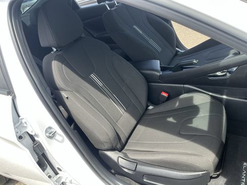Used 2025 Hyundai Elantra Sport FWD image 24
