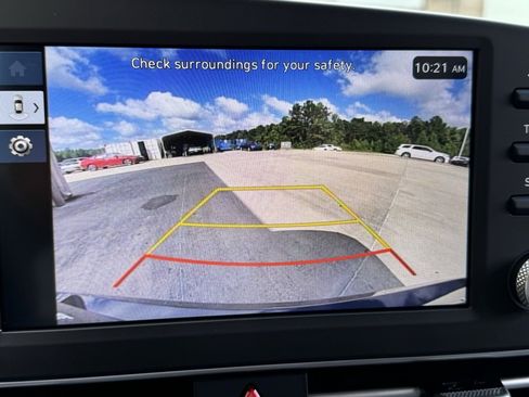 New 2025 Hyundai Elantra Sport image 3