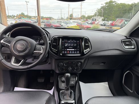 Used 2019 Jeep Compass Limited AWD/4WD image 14