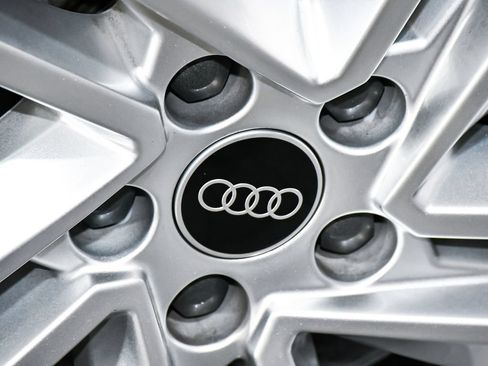 Used 2023 Audi Q7 3.0T Premium Plus w/ Premium Plus Package AWD/4WD image 98