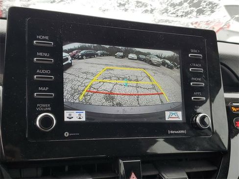 Used 2021 Toyota Camry LE image 19