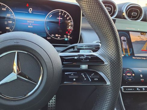 Used 2025 Mercedes-Benz GLC 350e GLC 350e 4MATIC image 25