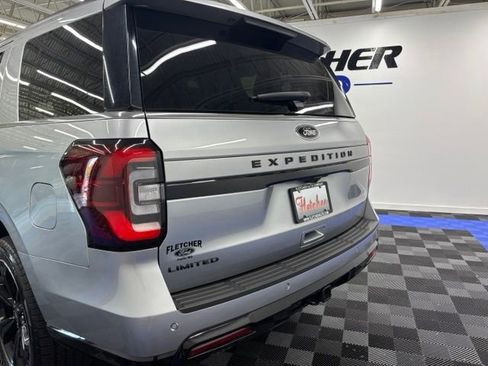 Used 2024 Ford Expedition Limited AWD/4WD image 8