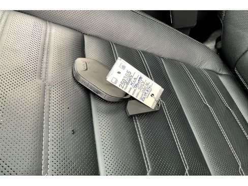 Used 2024 Kia Telluride SX Prestige image 11