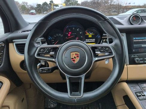 Used 2018 Porsche Macan AWD/4WD image 19