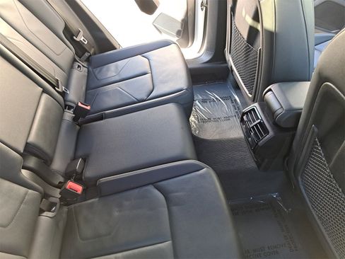 Used 2023 Audi Q3 2.0T Premium image 11