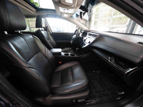 Used 2016 Toyota Avalon Touring FWD image 26