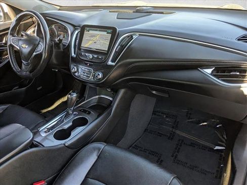 Used 2018 Chevrolet Malibu Hybrid w/ Leather Package image 22