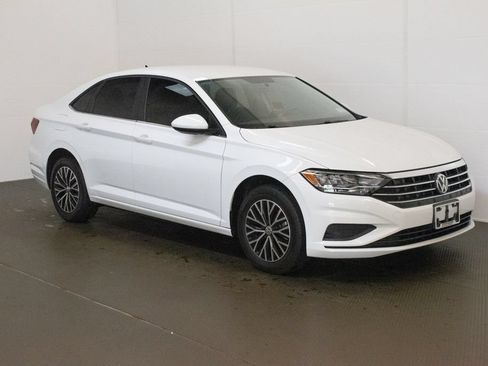 Used 2021 Volkswagen Jetta SE FWD image 1
