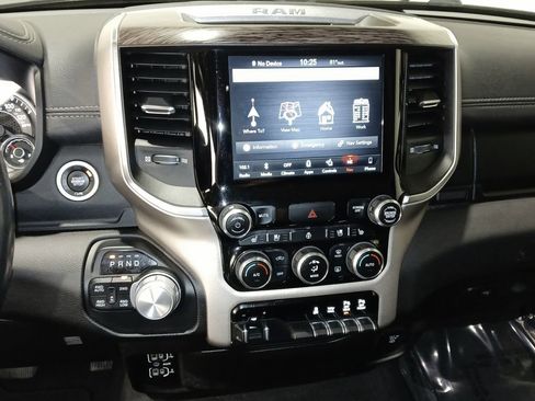 Used 2019 RAM 1500 Laramie AWD/4WD image 16