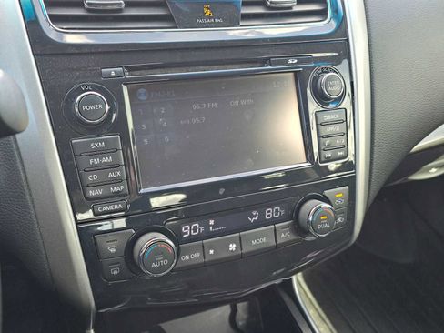 Used 2015 Nissan Altima 2.5 SL w/ Technology Package image 24