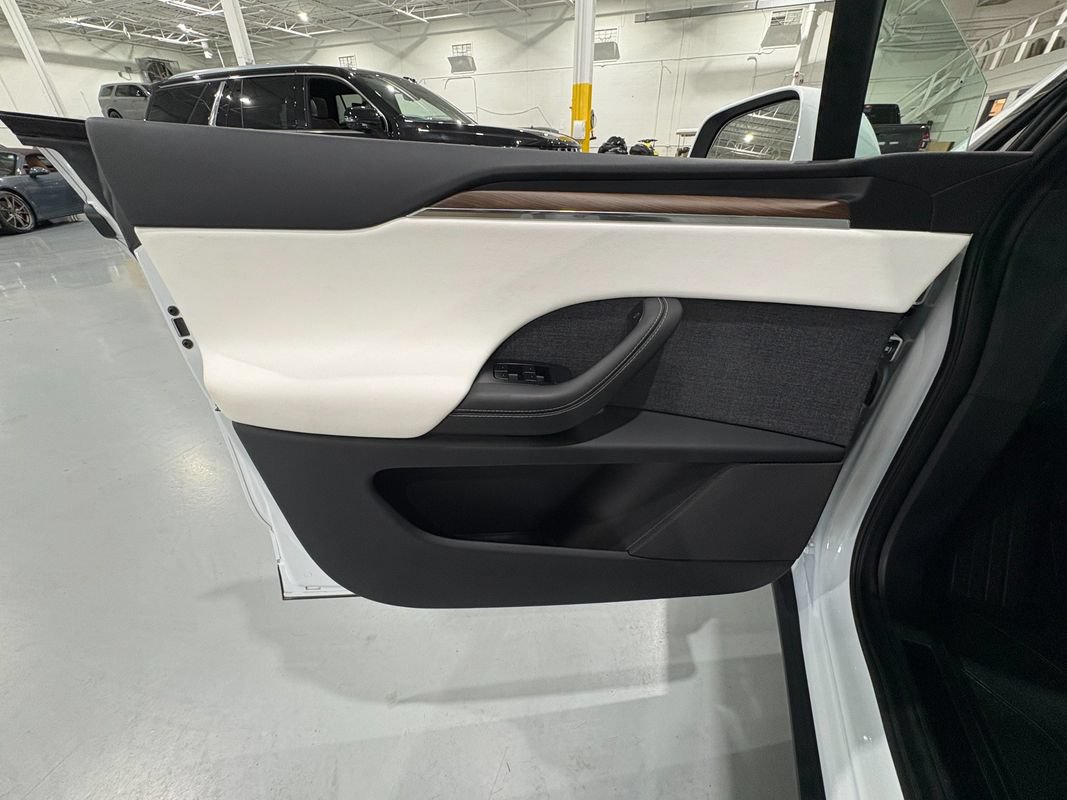 Used 2023 Tesla Model X AWD/4WD image 28