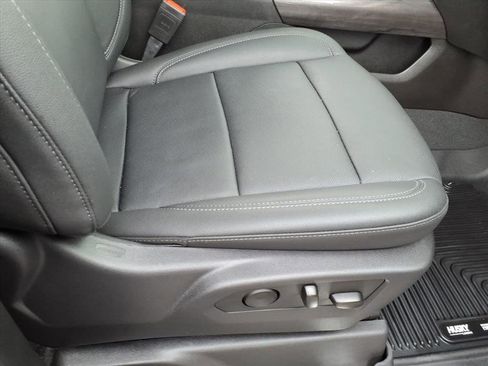 Used 2024 Chevrolet Silverado 2500 LTZ w/ LTZ Convenience Package image 16