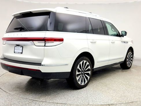 Used 2024 Lincoln Navigator Reserve image 5