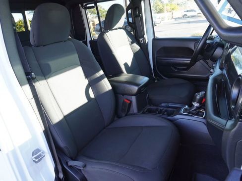 Used 2022 Jeep Gladiator Sport image 13