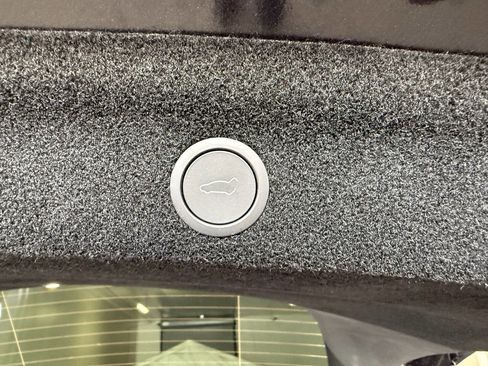 Used 2026 Tesla Model Y Long Range image 27