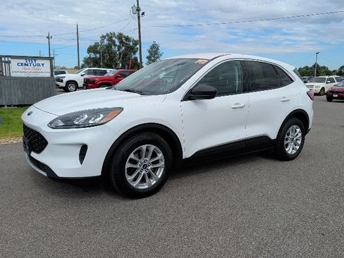 Used 2022 Ford Escape SE FWD image 1