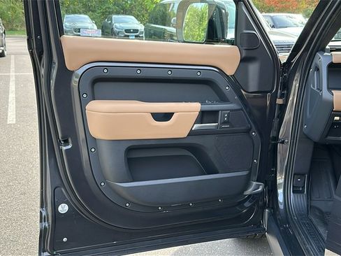 New 2026 Land Rover Defender 110 S image 9