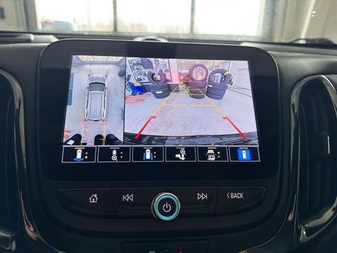 Used 2022 Chevrolet Equinox RS w/ Infotainment Package image 15