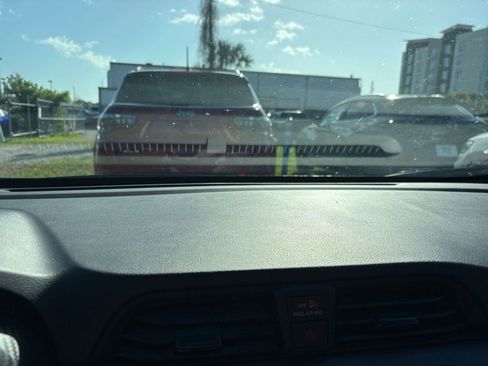 Used 2025 Nissan Versa SV image 17