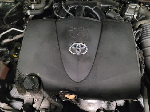Used 2022 Toyota Highlander LE FWD image 30