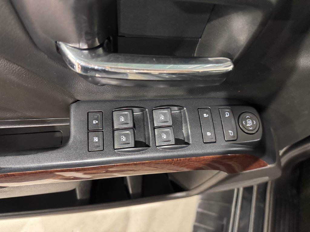 Used 2018 GMC Sierra 3500 SLE w/ SLE Preferred Package AWD/4WD image 17