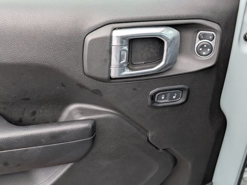 Used 2024 Jeep Wrangler Unlimited AWD/4WD image 23