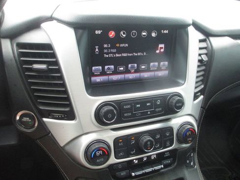 Used 2016 GMC Yukon XL SLT w/ Open Road Package AWD/4WD image 30