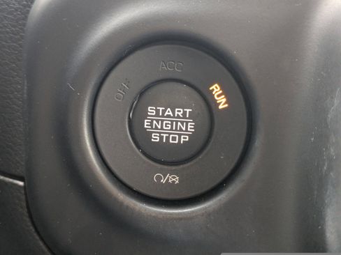 Used 2021 Jeep Wrangler Unlimited Sahara w/ Cold Weather Group image 34