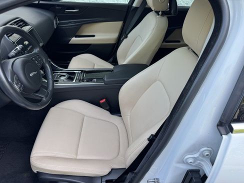 Used 2019 Jaguar XE Premium AWD/4WD image 7
