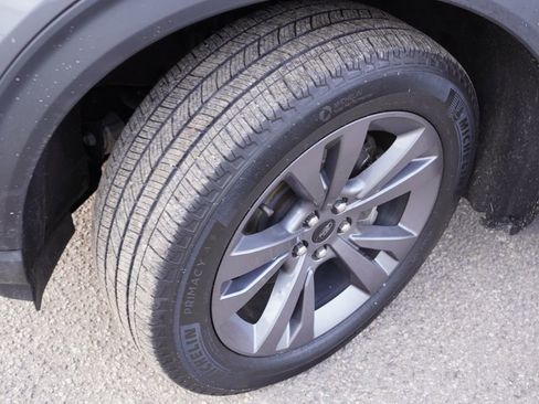 Certified 2022 Ford Explorer XLT w/ Equipment Group 202A image 14