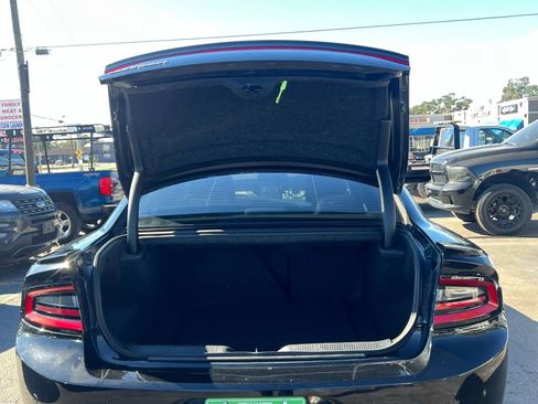 Used 2015 Dodge Charger SE w/ Sport Appearance Group RWD image 19