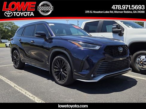 Used 2024 Toyota Highlander XSE FWD image 1