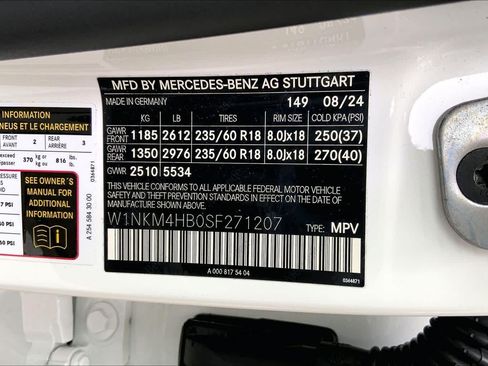 Used 2025 Mercedes-Benz GLC 300 4MATIC image 37