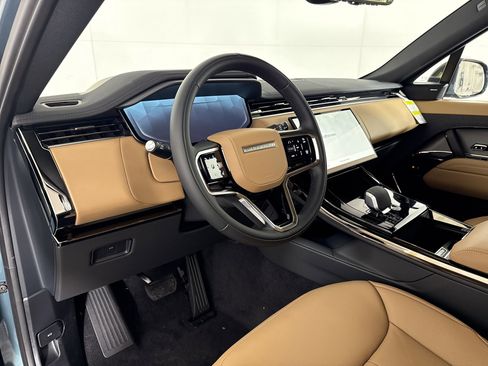 New 2026 Land Rover Range Rover Sport SE image 4