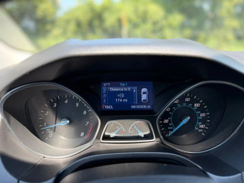 Used 2014 Ford Focus SE FWD image 25