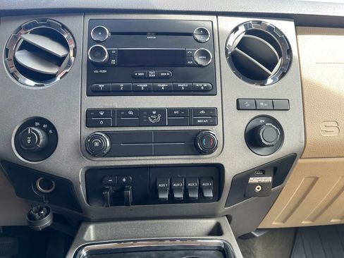 Used 2011 Ford F250 XLT w/ XLT Premium Pkg AWD/4WD image 21