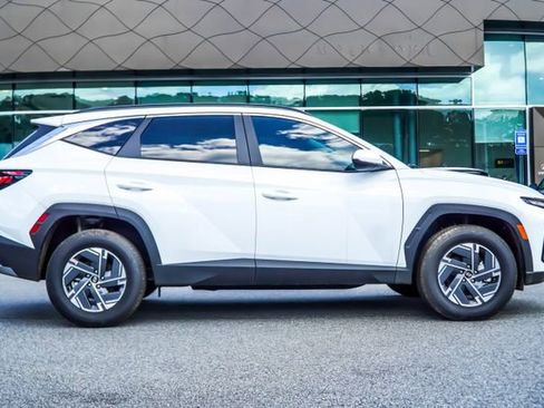 Certified 2025 Hyundai Tucson Blue AWD/4WD image 7