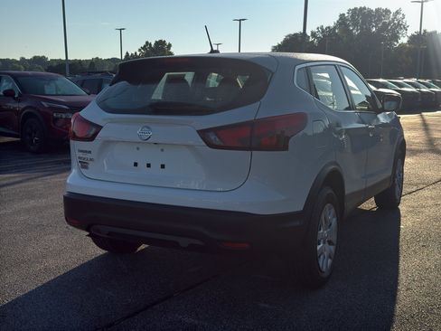 Used 2019 Nissan Rogue Sport S FWD image 5