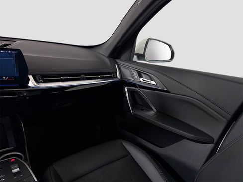 Used 2025 BMW X1 xDrive28i image 26