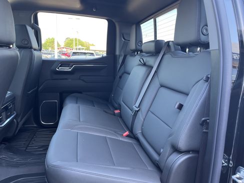 New 2026 GMC Sierra 1500 SLT w/ SLT Premium Package AWD/4WD image 11